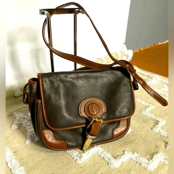 charles hubert Handbags - Vintage Charles Hubert leather crossbody purse
